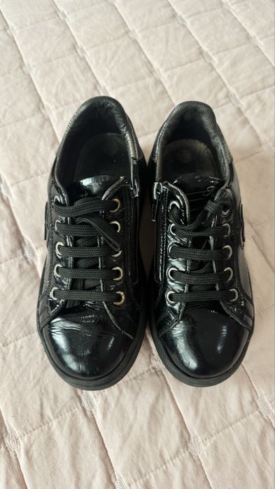 Продам кожанные кеды Tiflani