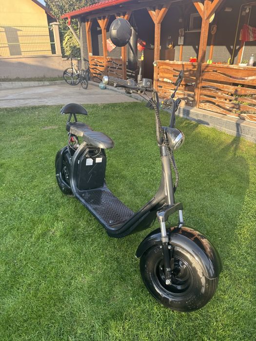 Vand scuter electric limitat la 25km/h