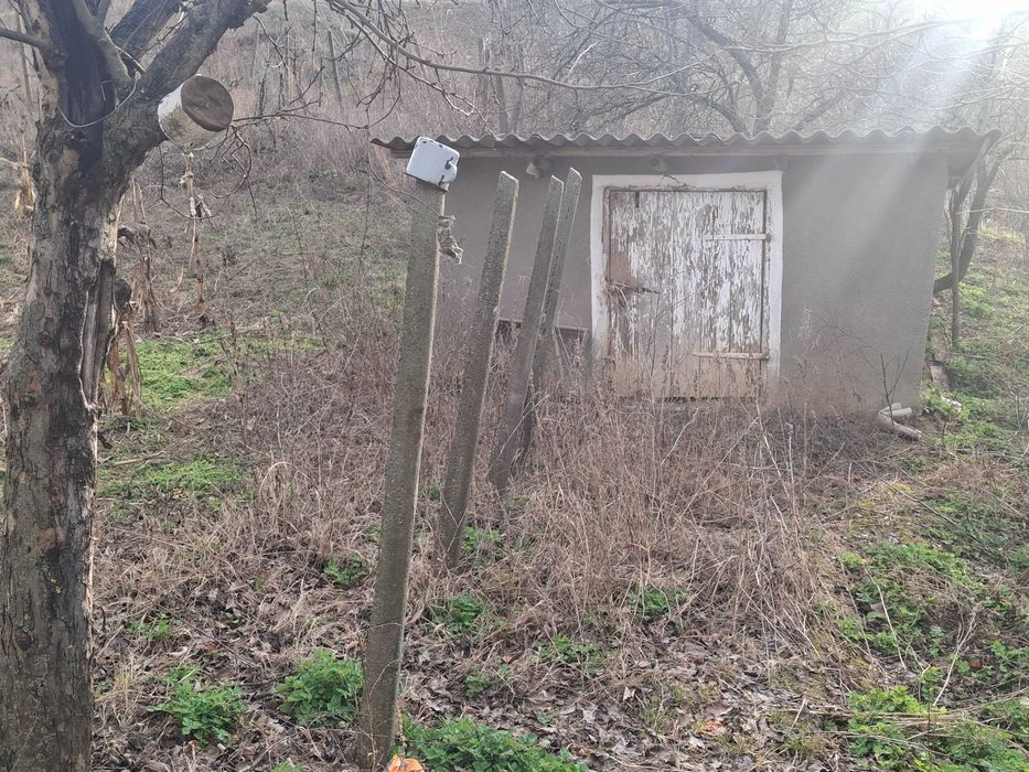 Casa de vanzare,locuibila,beci,electricitate,gradina!