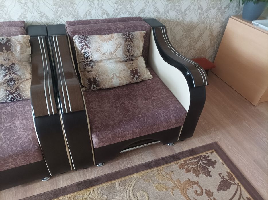 Продам диван с креслом