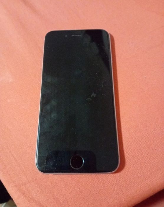 iPhone 6S gri in stare buna