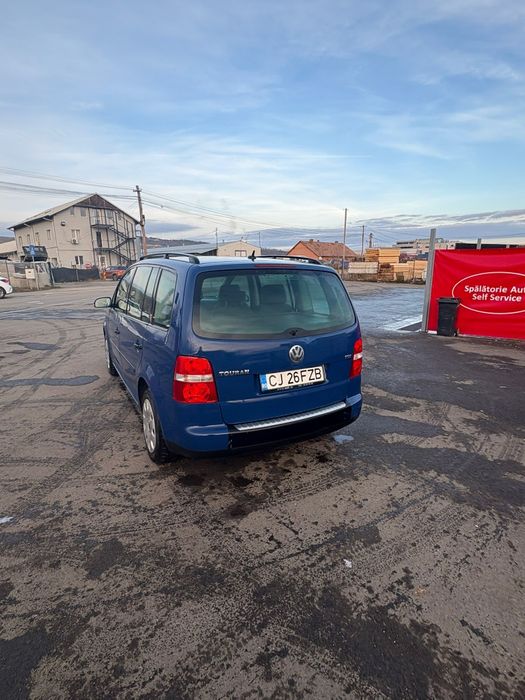 Vând Volkswagen  Touran