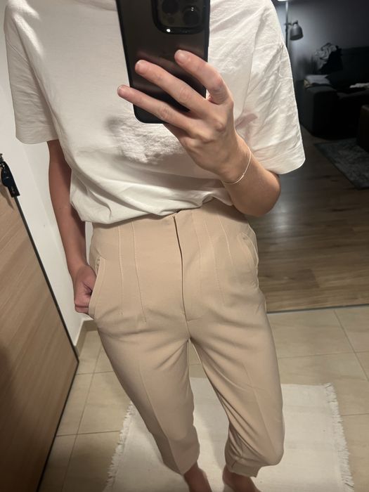 Pantaloni bej noi, fara eticheta