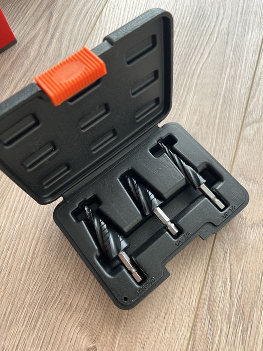 Burghie conice in trepte cobalt