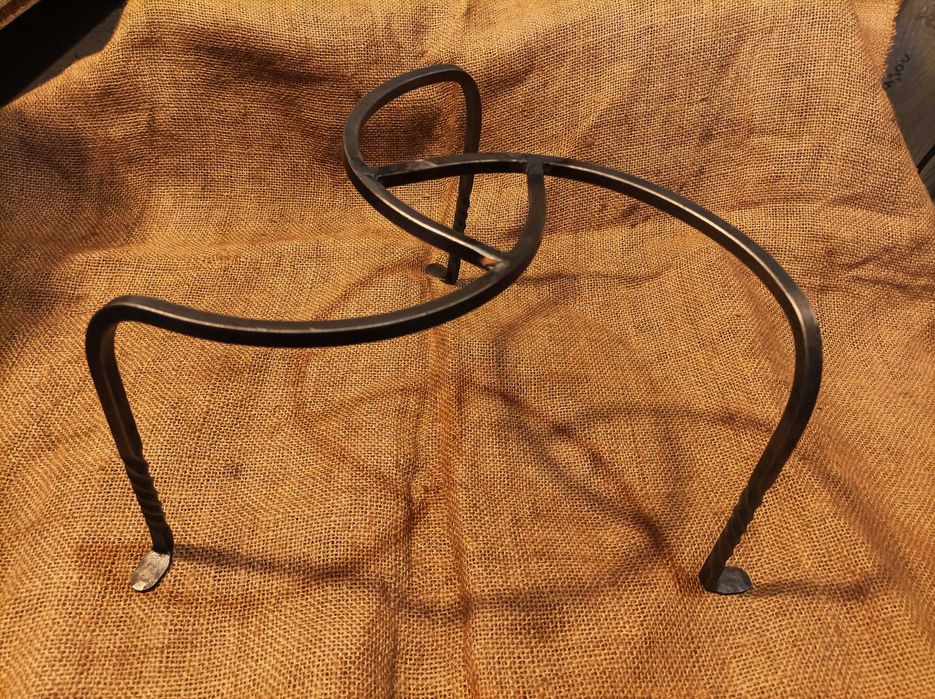 Pirostrie forjata, suport ceaun, trepied