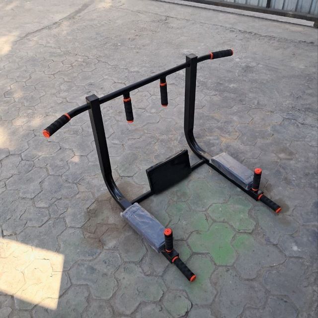 Turnik 3 bosqichli brus pres