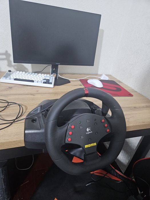 Игровой руль logitech momo racing