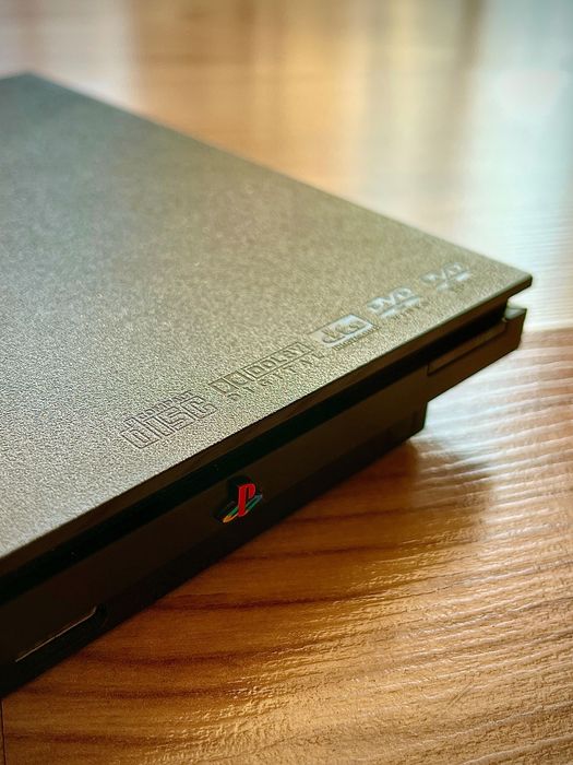 Ps2 slim + една игра