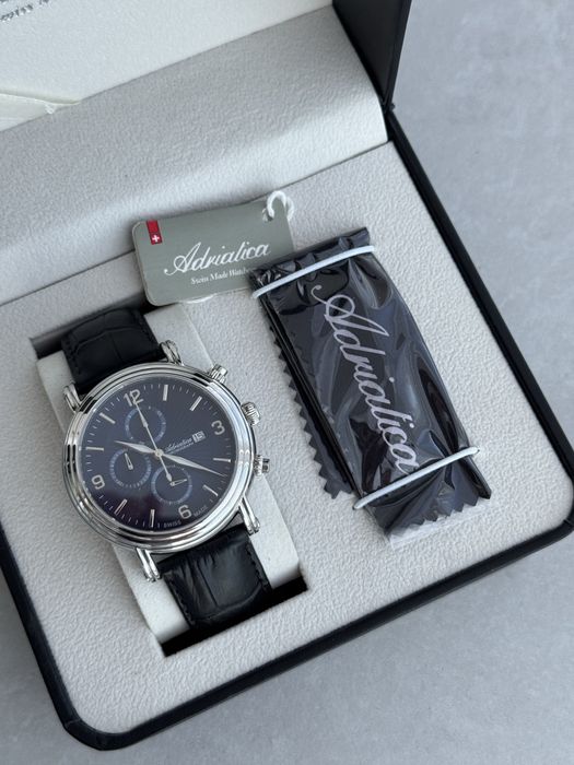Часы мужские Adriatica новые