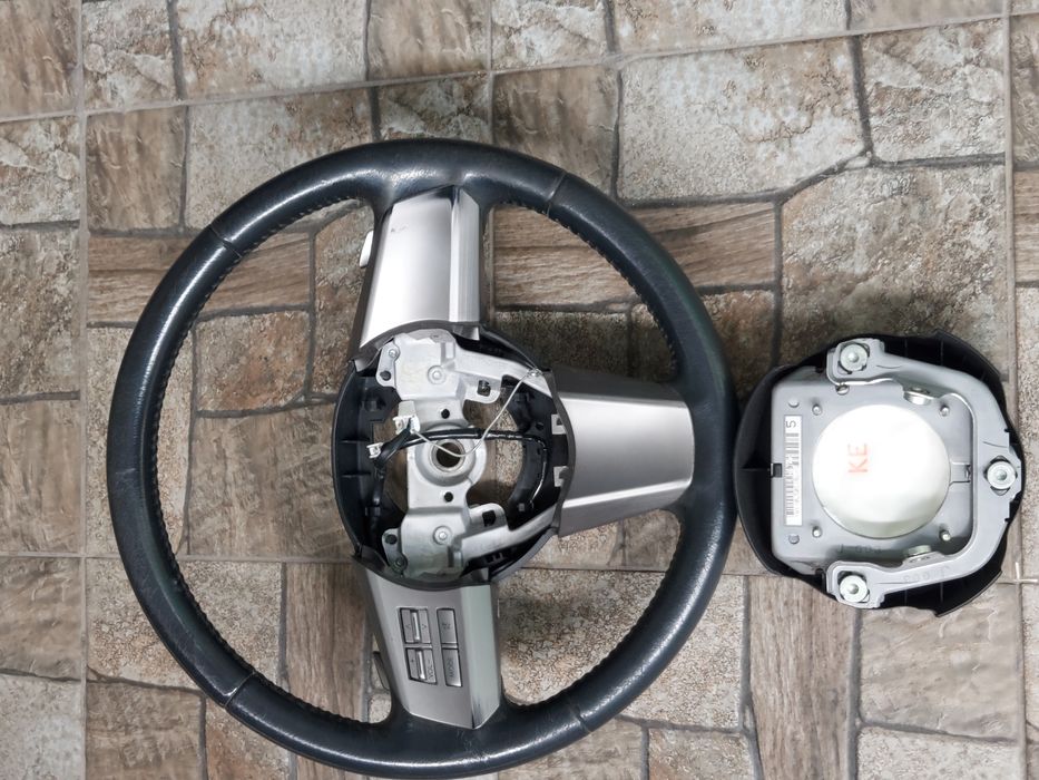 Руль на  Subaru BR 2014год .