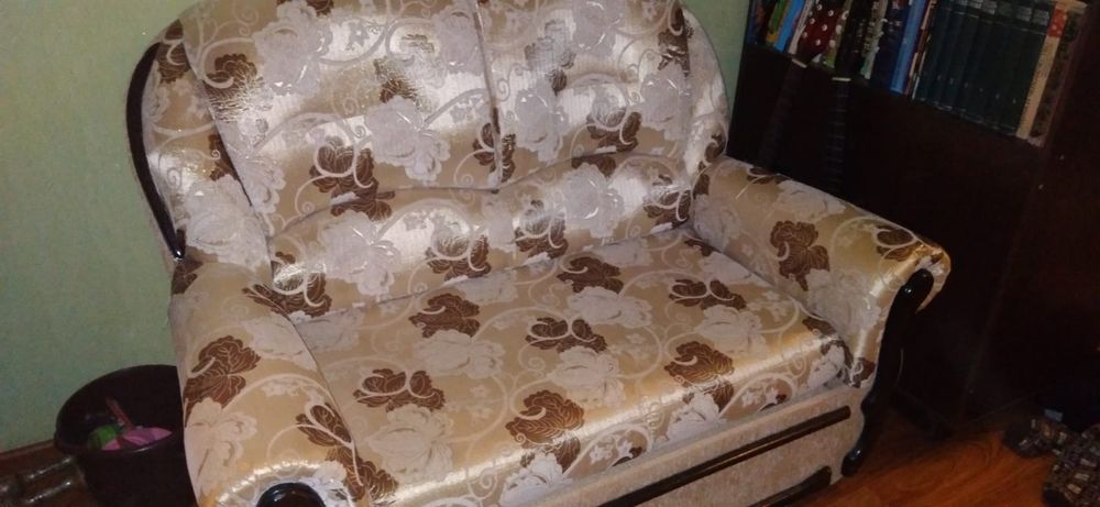 Продам диван б/у в отличном состоянии