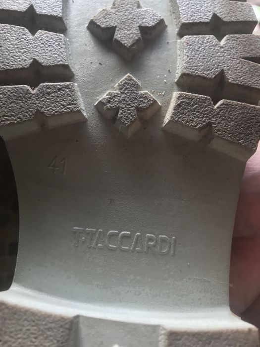 Срочно продам женские Лоферы