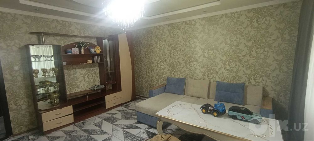 SROCHNO 3 xonali 72 v2 kvartira sotiladi