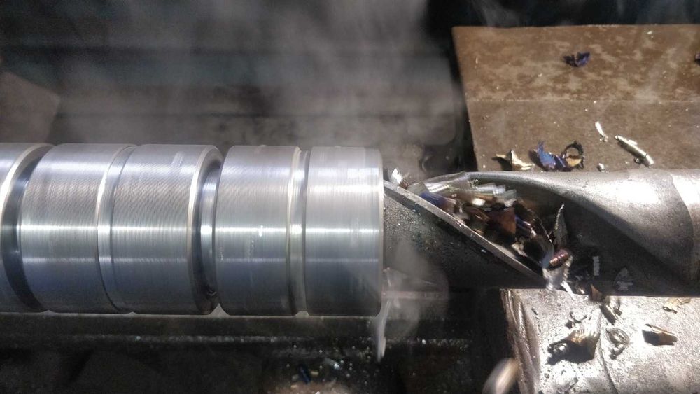 Токарь, токарные - фрезерные работы.