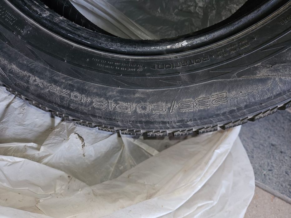 Продам резину  в хорошем состоянии.