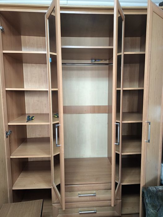 Продам шкаф распашной