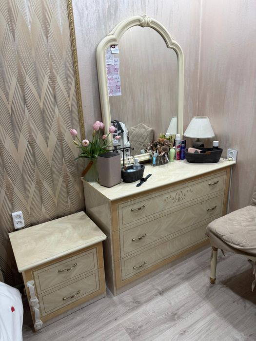 Продам спальный гарнитур