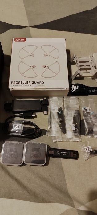 Дрон DJI Mini 2 Fly More Combo