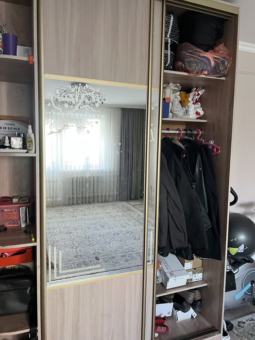Прихожий шкаф в отличном состояний