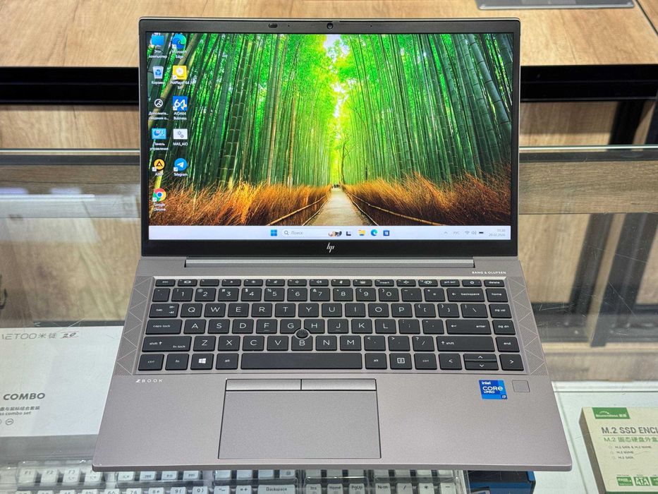 HP ZBook Firefly 14 G8 Core i7-1185G7 ram 8 ssd 256