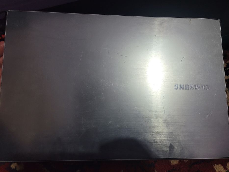 Ноутбуг сотилади 800 минг сом