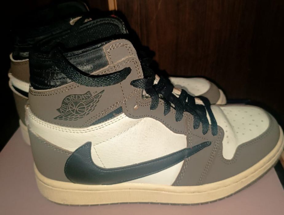 Продам кроссовки повседневные. 37 размер.