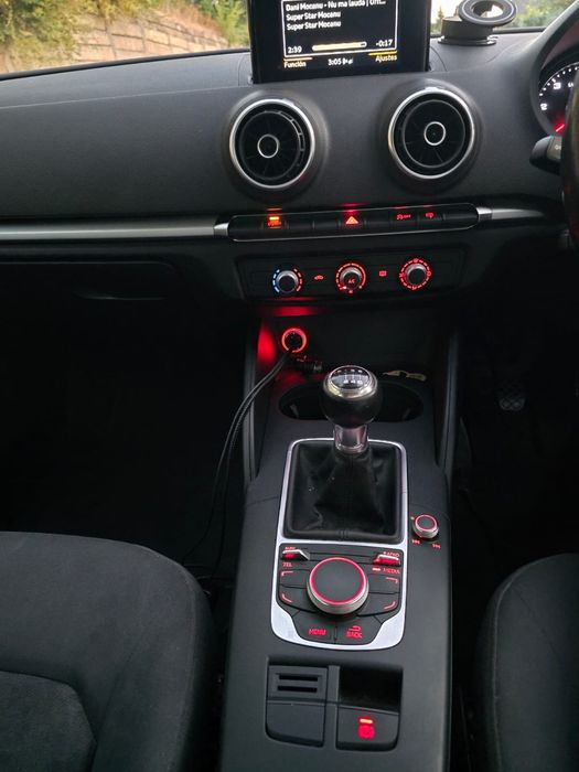 Audi A3 An2015 masina UK