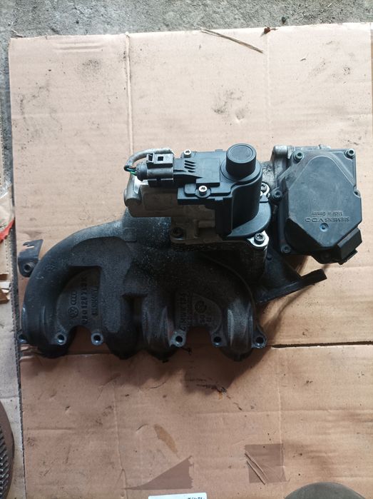 Galerie de admisie cu clapetă accelerație și egr 2.0 tdi BMP Passat B6