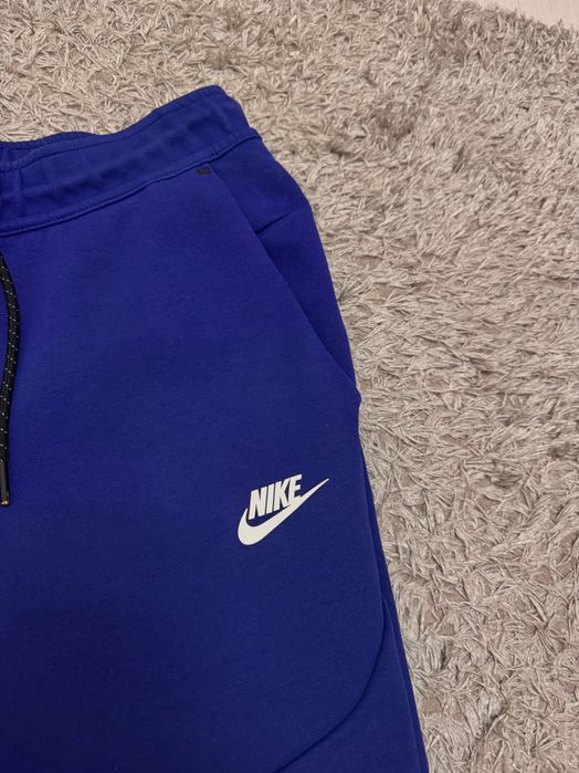 Оригинално мъжко долнище Nike Tech Fleece
