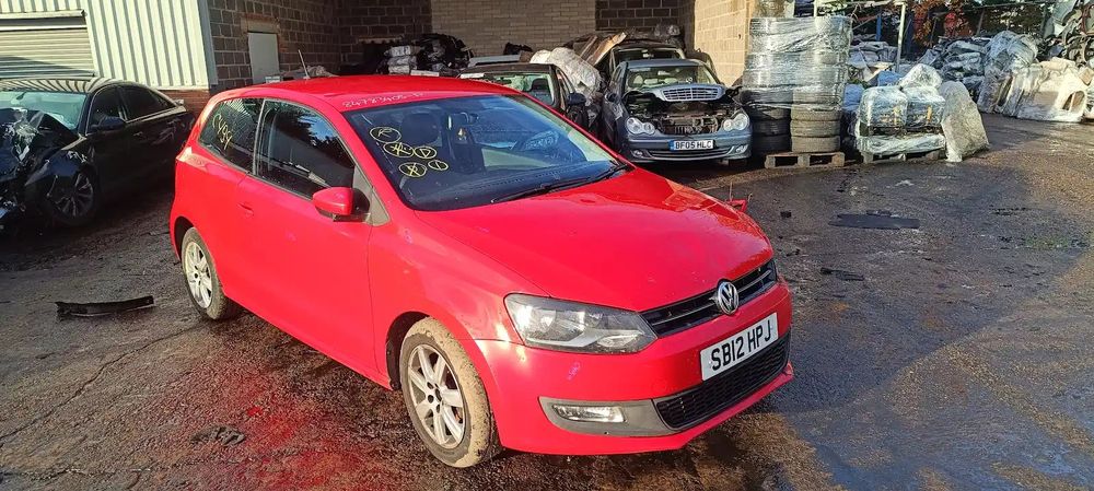 Dezmembrari / Dezmembrez Volkswagen Polo (6R) 1.2 Benz CGPA cutie viteze manuala cod culoare LP3G