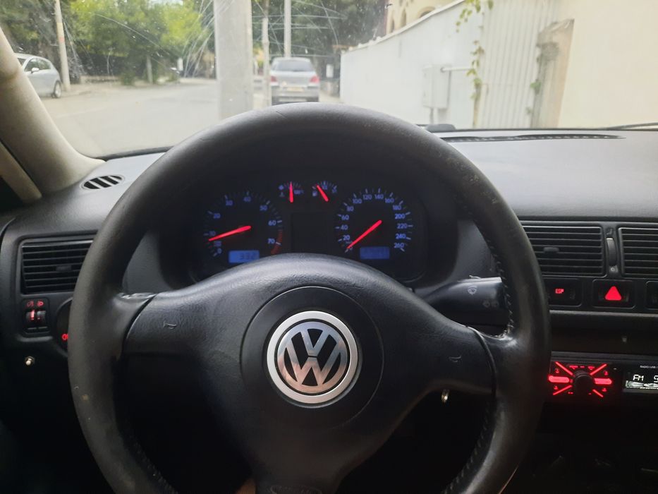Vand VW Golf 1.6 cu GPL omologat, A.C functional, acte la zi, fiscal pe loc la SUPER PRET!!!