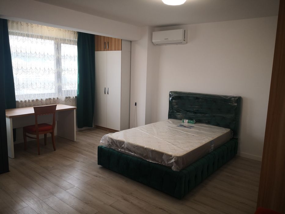Proprietar apartament 1 camera Comat Towers