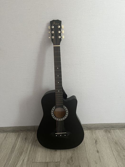 Акустическая гитара