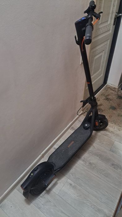 Ninebot Kickscooter F2 Pro