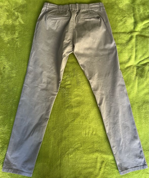 Esprit pantaloni chino barbati, marime 31/32