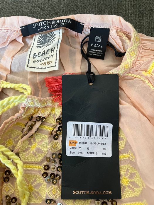 Блуза с бродерия и паети