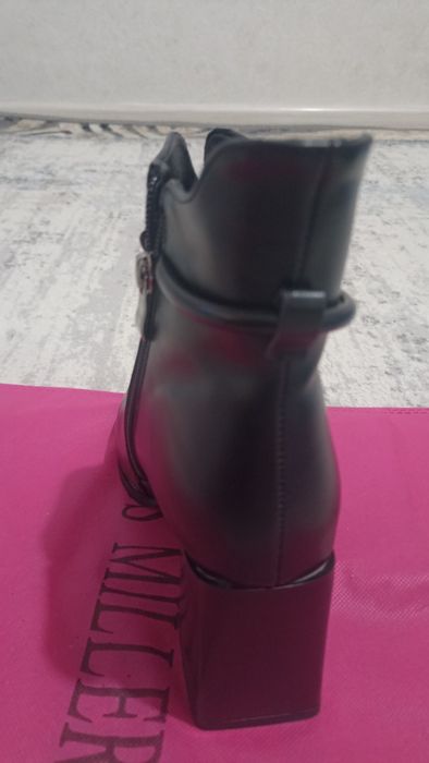 Продаются ботильоны