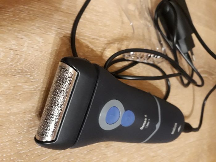 Електрическа самобръсначка Braun 130S 2in1