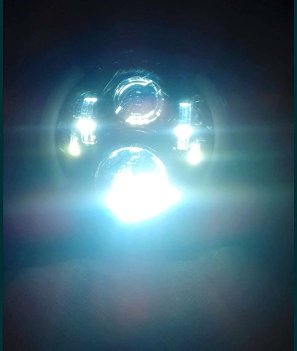 Far cu lupe cu LED