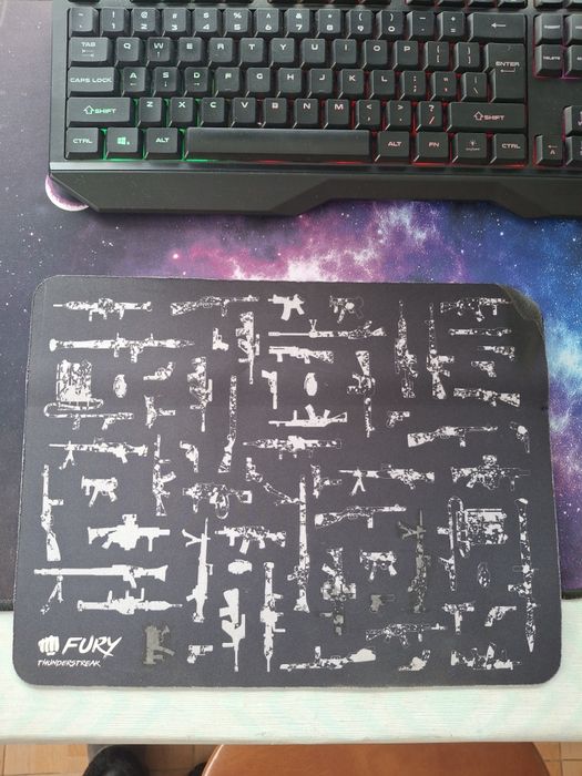 Vând mousepad Fury