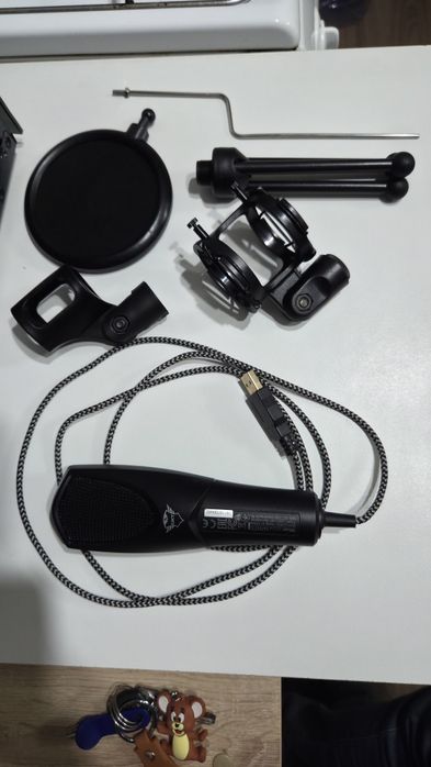 Продам микрофон Trust GXT 232 Mantis