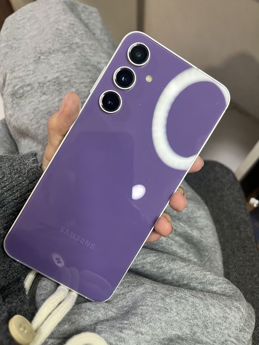 Продам телефон samsyng galaxy s 23 fe