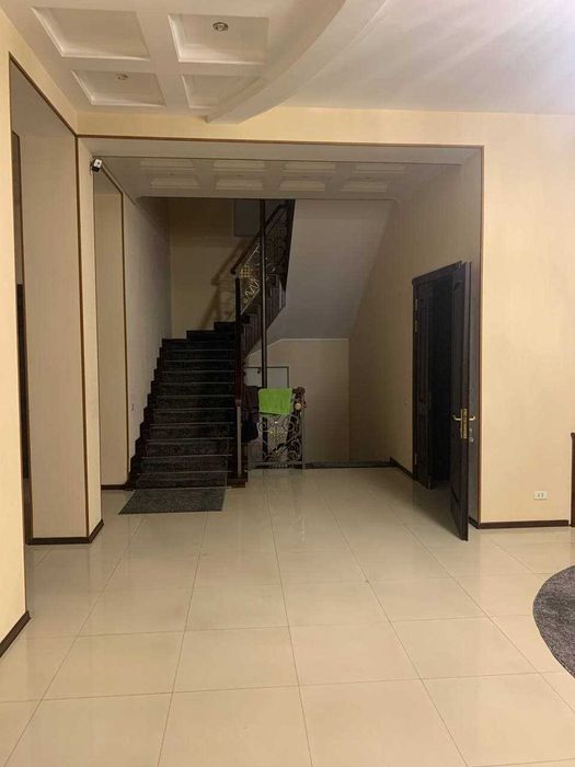 Сдается шикарный дом в центре на метро Космонавтов