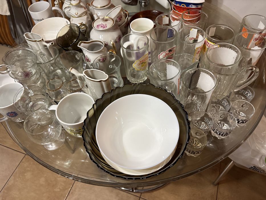 Отдам срочно посуду