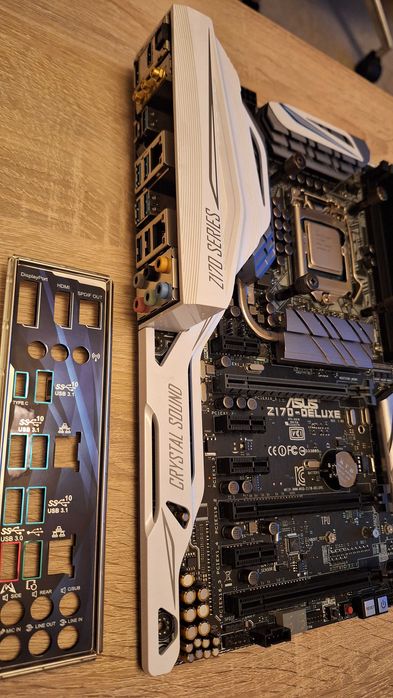 Asus z170 Deluxe + 6700k + 16 GB DDR4 3000MHZ – stare foarte bună!