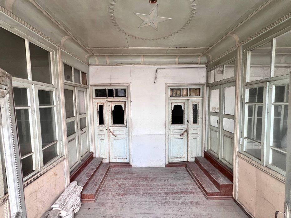 Andijon shahri da uy sotiladi 3.10 sotix hujjatlari tayyor