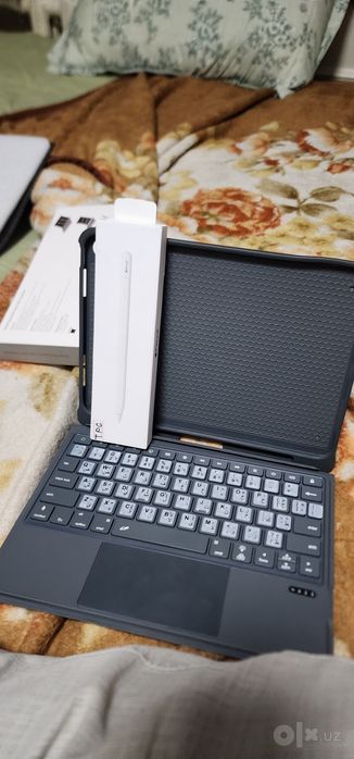 IPad A16 128g sotiladi 400$