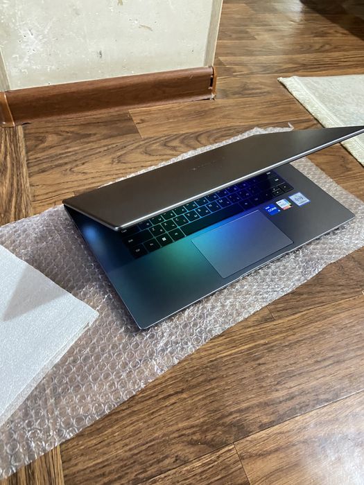 Huawei Matebook Core i5 новом сост