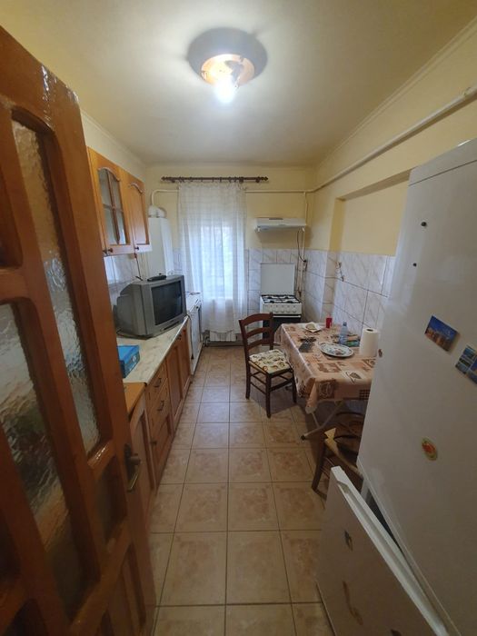 Inchiriez apartament