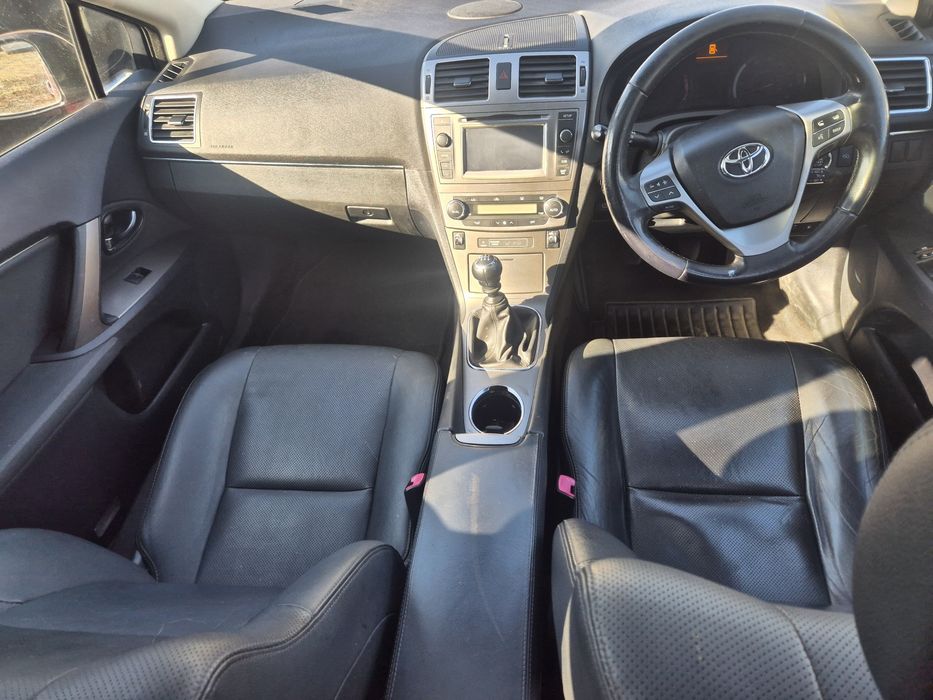 Interior piele impecabil 2009-2015 Toyota Avensis T27